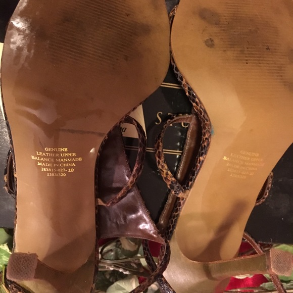 Shoes - Picture 7 of 8